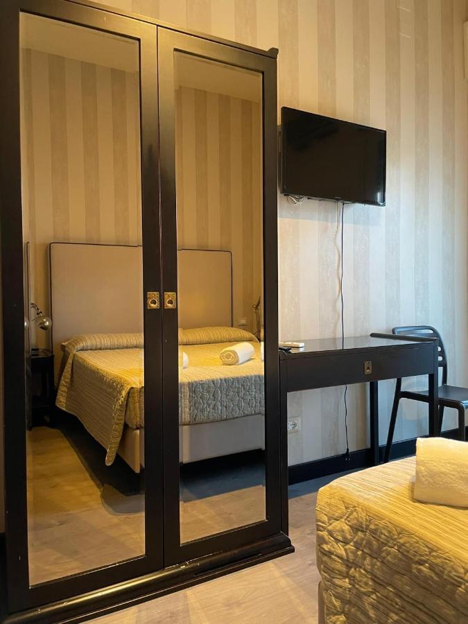 Hotel Vera Cesenatico Esterno foto
